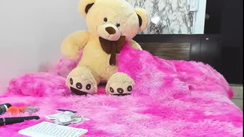 Snapshot of maia_bronce chatting on December 20, 11:34 pm Maia Bronce online show from December 20, 11:34 pm