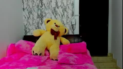 Snapshot of maia_bronce chatting on February 23, 10:12 am Maia Bronce online show from February 23, 10:12 am