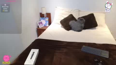 Snapshot of maiaa_evans chatting on October 12, 2:10 am    t  online show from October 12, 2:10 am