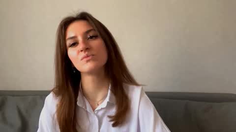 M I A online show from March 21, 8:41 am