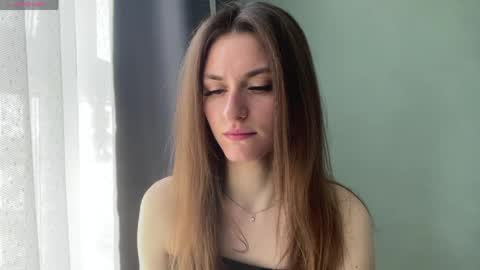 M I A online show from June 7, 8:18 am