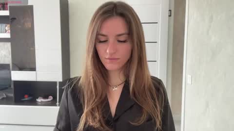 M I A online show from July 28, 7:59 am