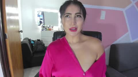 Snapshot of maiaconnor chatting on September 17, 10:55 pm online show from September 17, 10:55 pm