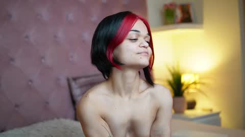  Maia  online show from December 13, 7:53 pm