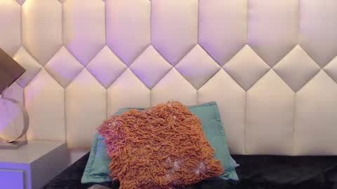 Maia  online show from February 19, 6:54 pm