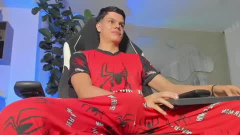 Snapshot of maicol_ferrer chatting on May 20, 12:17 am MAICOL online show from May 20, 12:17 am