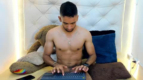 maicolparker0 online show from March 31, 2:06 pm