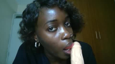 Snapshot of maicymiranda chatting on December 22, 7:00 am TO MY GOOD SUPPORTERS KINDLY MAKE MY WISHES COME TRUE I LOVE YOU ALL I AM UNWELL BUT I WILL BE BACK SOON online show from December 22, 7:00 am