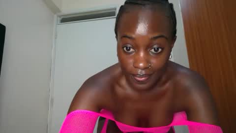Snapshot of maicymiranda chatting on January 26, 11:50 am TO MY GOOD SUPPORTERS KINDLY MAKE MY WISHES COME TRUE I LOVE YOU ALL I AM UNWELL BUT I WILL BE BACK SOON online show from January 26, 11:50 am