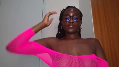 Snapshot of maicymiranda chatting on March 5, 9:05 am TO MY GOOD SUPPORTERS KINDLY MAKE MY WISHES COME TRUE I LOVE YOU ALL I AM UNWELL BUT I WILL BE BACK SOON online show from March 5, 9:05 am
