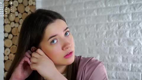 Lucy online show from December 5, 2:09 am