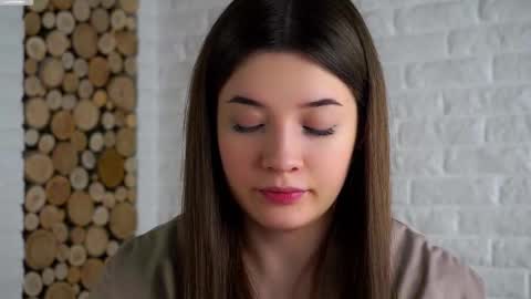 Lucy online show from February 20, 1:46 am