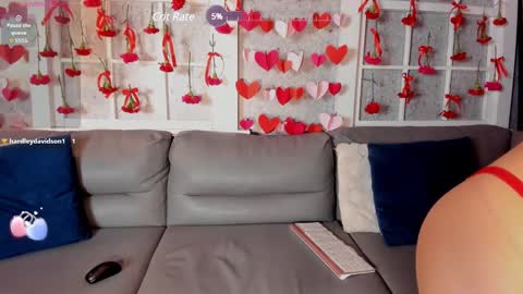 Snapshot of maiia_cute chatting on February 12, 2:14 am Maiia Cute  online show from February 12, 2:14 am