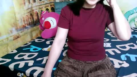 Snapshot of maiili06 chatting on February 12, 10:43 am maiili06 online show from February 12, 10:43 am