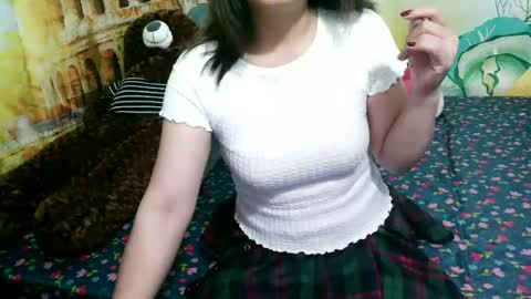 Snapshot of maiili06 chatting on February 26, 1:04 am maiili06 online show from February 26, 1:04 am