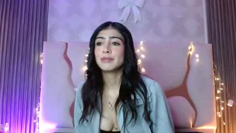 maiily_tay online show from December 19, 12:12 pm
