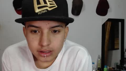 Snapshot of maikjameshot chatting on December 5, 4:32 am maikjameshot online show from December 5, 4:32 am