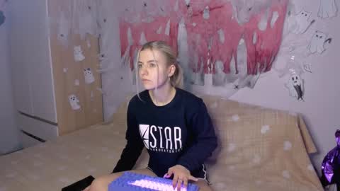 Your kitty online show from December 8, 3:10 am