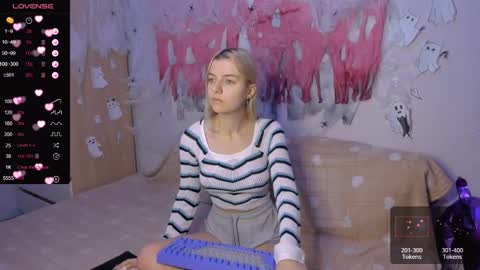 Your kitty online show from December 12, 2:59 am