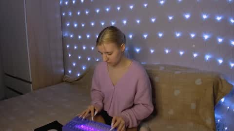 Your kitty online show from February 6, 2:22 am