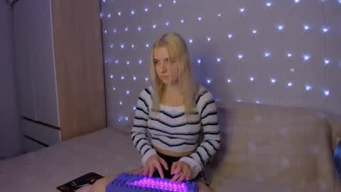 Your kitty online show from September 27, 3:50 pm