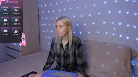 Your kitty online show from October 8, 3:53 pm