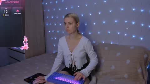 Your kitty online show from October 14, 3:24 pm