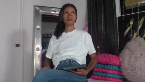 Snapshot of mailyn_gold chatting on July 15, 12:21 pm mailyn_gold online show from July 15, 12:21 pm