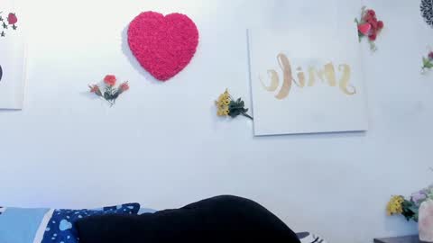 Snapshot of mailyn_jung_ chatting on January 31, 2:28 pm Carolina Barrantes Munera online show from January 31, 2:28 pm