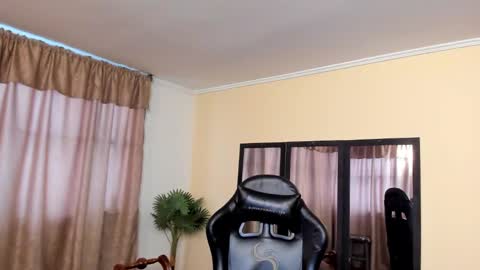 Carolina Barrantes Munera online show from December 2, 11:26 am