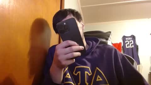 Snapshot of mainecollegeboy chatting on January 23, 6:17 am mainecollegeboy online show from January 23, 6:17 am