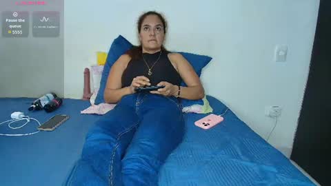 Snapshot of maira_milf chatting on July 22, 10:34 pm Maira online show from July 22, 10:34 pm