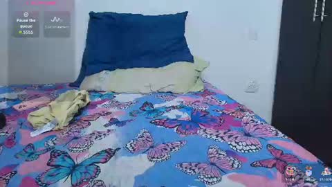 Snapshot of maira_milf chatting on August 3, 11:08 pm Maira online show from August 3, 11:08 pm
