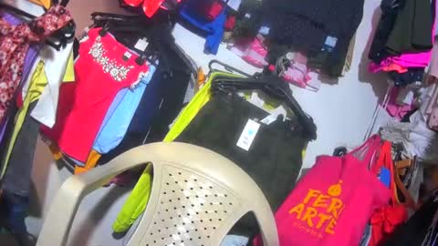 Snapshot of maite2020 chatting on December 13, 8:04 pm maite2020 online show from December 13, 8:04 pm