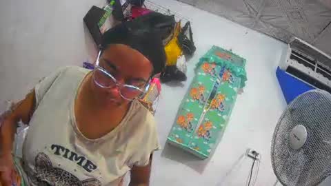 Snapshot of maite2020 chatting on December 25, 5:47 pm maite2020 online show from December 25, 5:47 pm