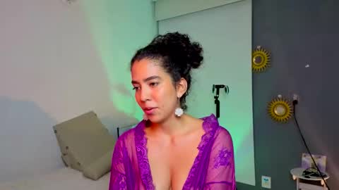   Lauu online show from February 16, 11:34 pm