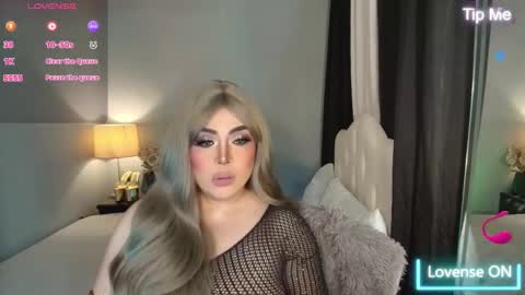 Snapshot of majestydannaxx chatting on November 16, 2:50 am majestydannaxx online show from November 16, 2:50 am