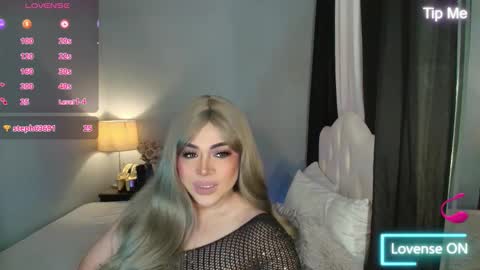 Snapshot of majestydannaxx chatting on November 24, 3:17 am majestydannaxx online show from November 24, 3:17 am