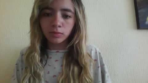 majo_gomezz online show from December 17, 4:35 pm