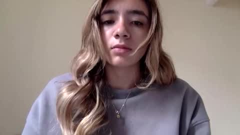 majo_gomezz online show from May 27, 3:42 pm