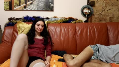 Snapshot of make_me_feel chatting on December 13, 8:26 pm Lena Ian online show from December 13, 8:26 pm