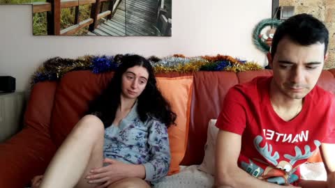 Snapshot of make_me_feel chatting on December 29, 12:12 pm Lena Ian online show from December 29, 12:12 pm