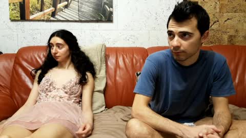 Snapshot of make_me_feel chatting on April 1, 7:33 pm Lena Ian online show from April 1, 7:33 pm