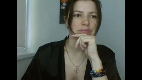 make_mesmile online show from May 8, 6:30 am