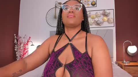 makena online show from October 4, 3:59 am