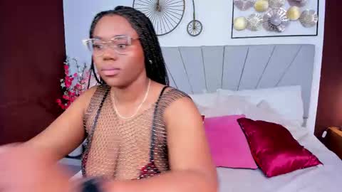 makena online show from February 8, 3:32 am