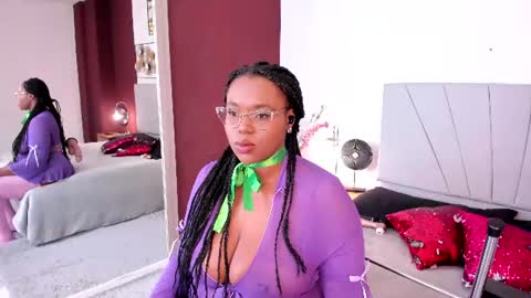 Snapshot of makena_gh chatting on July 4, 3:13 am makena online show from July 4, 3:13 am