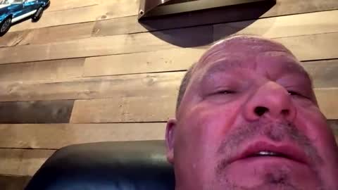 makeyousquirt1969 online show from November 2, 7:22 am