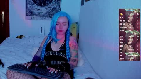Snapshot of makii_33 chatting on March 8, 10:34 pm ...  ... online show from March 8, 10:34 pm