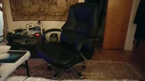 Snapshot of maknucum chatting on April 4, 1:15 am Jack online show from April 4, 1:15 am